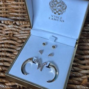 NWT! Vince CAMUTO Earring stud set.